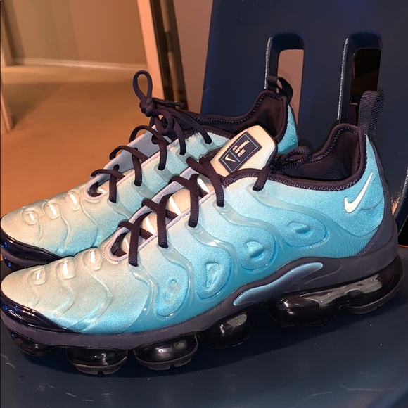 size 10 vapormax